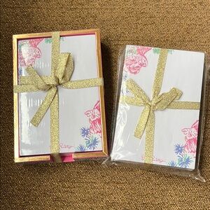 NWT, Lilly Pulitzer, GWP Note Set with tray and 2 pads! Print: Tiki Pink Gypsea